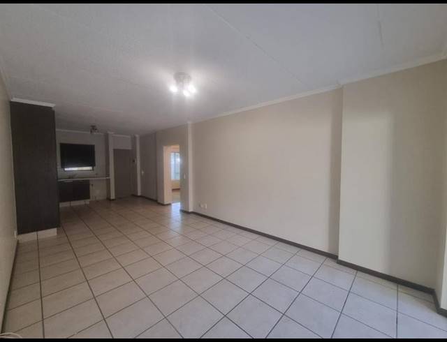 2 BEDROOM APARTMENT FOR SALE IN BRYANSTON